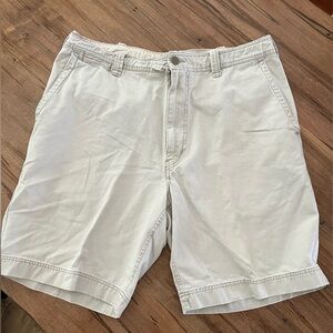 Abercrombie & Fitch, men’s, light khaki shorts